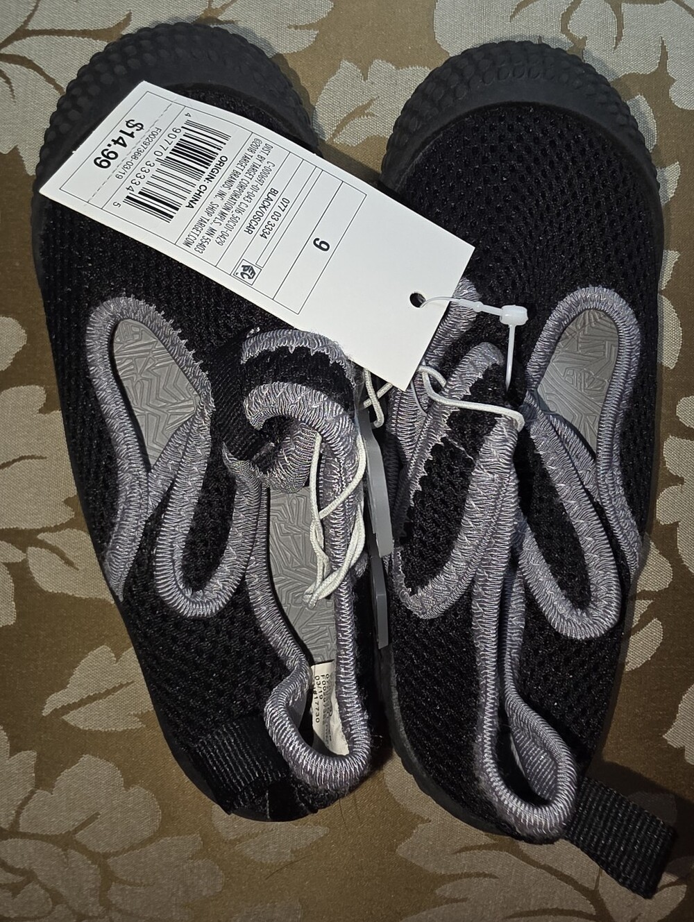 cat & jack kids water shoes US size 9 black/grey